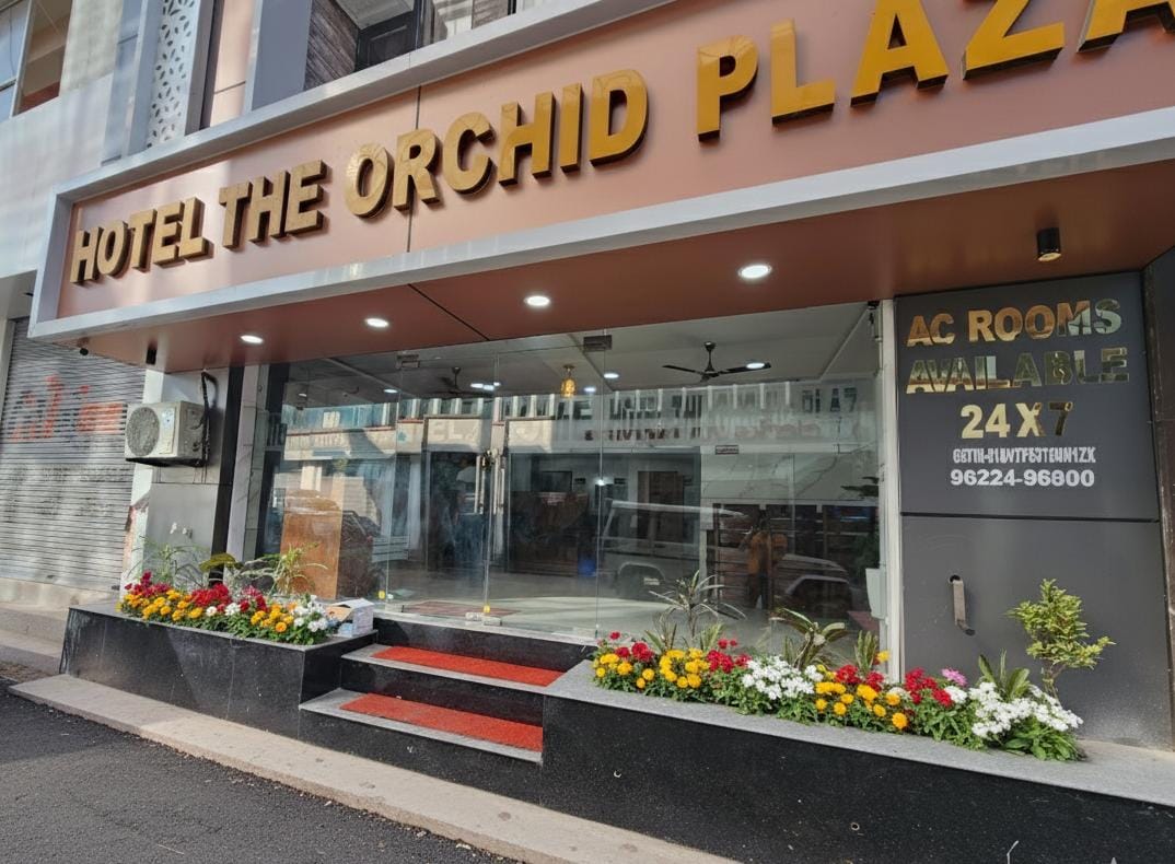 Restaurant Culinary Ambience - Hotel The Orchid Plaza